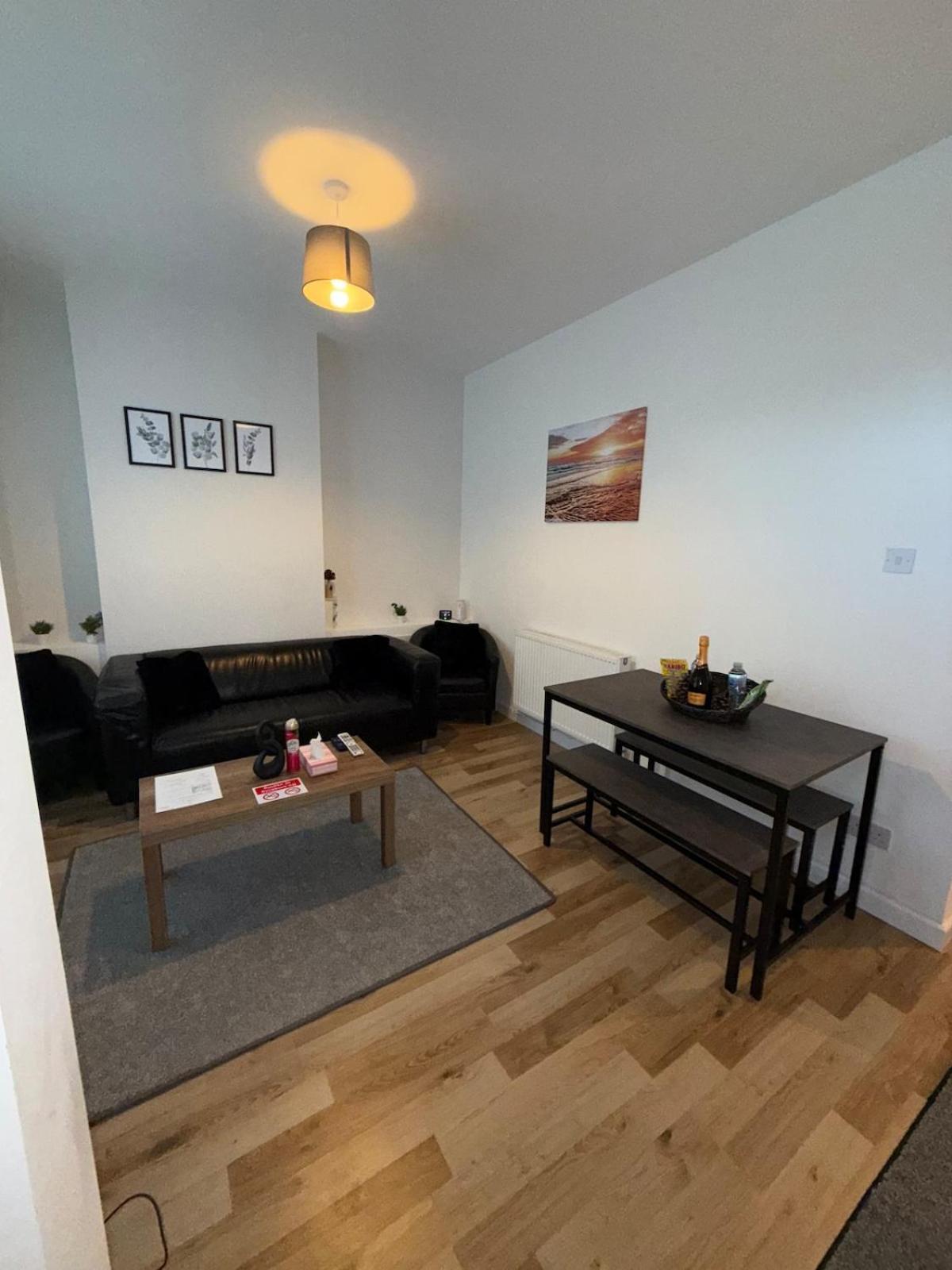 Charming 3-Bedroom House Cardiff Bagian luar foto